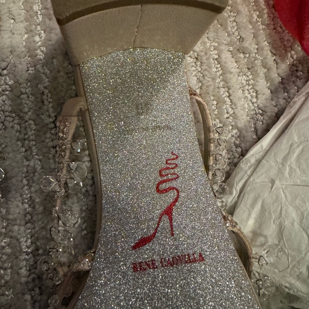 Heels - Picture 3 of 4